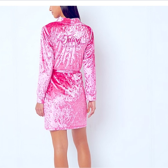 Juicy Couture Other - Beautiful juicy couture super soft robe